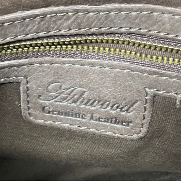 Ashwood genuine leather Elegant Brown Woven Leather Shoulder Bag - Picture 5 of 6